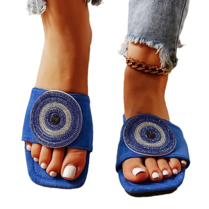Damen Sandalen mit Perlenverzierung ⎜ Bequeme Flats aus Wildleder mit modernem Design für den Sommer