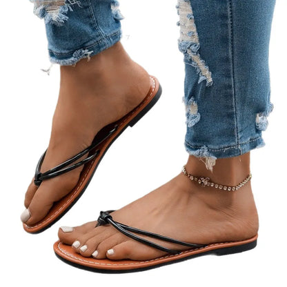 Flache Flip-Flops für Damen ⎜ Bequeme Sandalen mit dünnen Riemen für lässigen Komfort am Strand