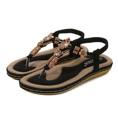 Damen Sandalen mit Holzperlen ⎜ Bequeme Flachsohlen-Schuhe im lässigen Stil mit geflochtenem Design